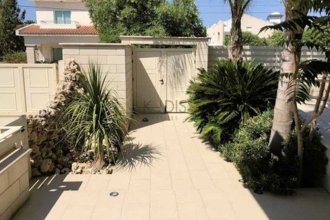 4 bedrooms Villa in Nicosia, Cyprus No. 80752 4