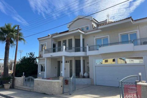 5 bedrooms Villa in Larnaca, Cyprus No. 79648 3