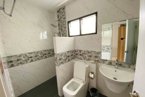 4 bedrooms House in Chiang Mai, Thailand No. 97609 3