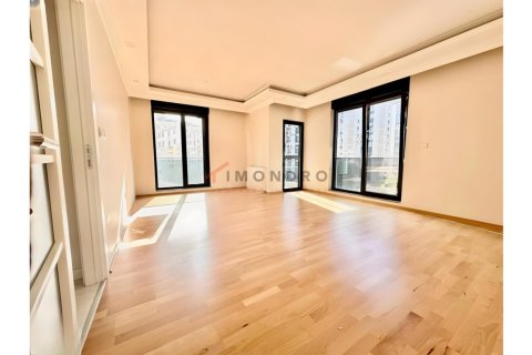 3 dormitorios Apartment en Kadikoy, Turkey No. 124953