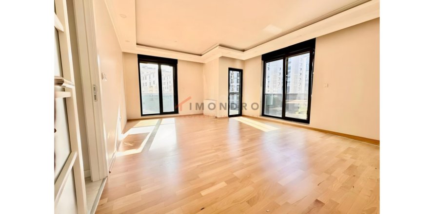 3 dormitorios Apartment en Kadikoy, Turkey No. 124953