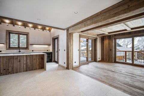 5 bedrooms House in Les Belleville, France No. 100075 6