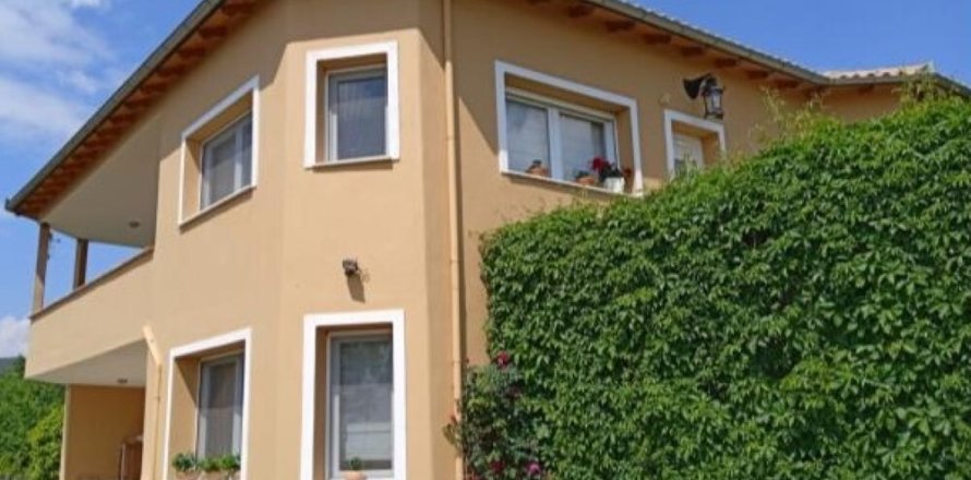 4 bedrooms House in Chrysoupoli, Greece No. 55520