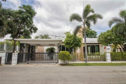 Вилла с 3 спальнями в Хуа Хин, Таиланд №95871 1