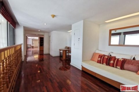 6 bedrooms Penthouse in Bangkok, Thailand No. 96449 4