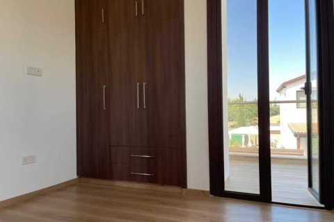 3 bedrooms House in Oroklini, Cyprus No. 82707 2