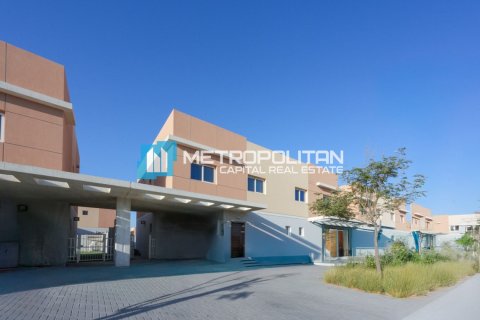 3 bedrooms Townhouse in Al Hadid W Solb Housing, Vietnam No. 113584 1