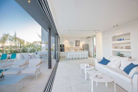 3 chambres House à Paralimni, Cyprus No. 82669 6