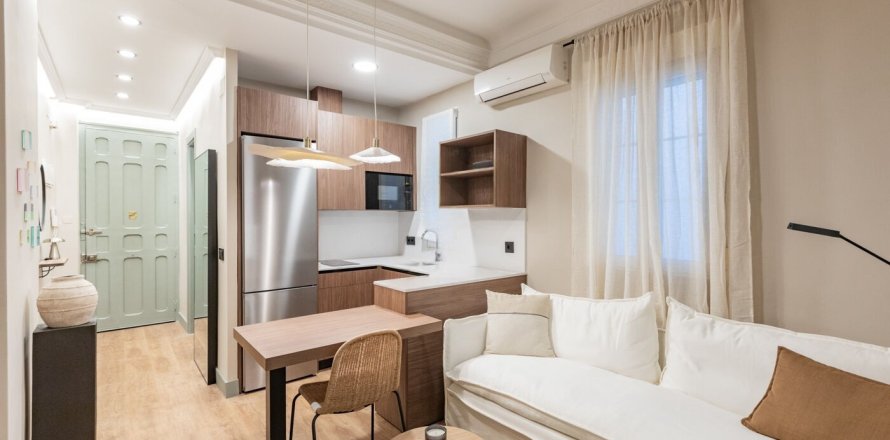 2 bedrooms Apartment in Madrid, Spain No. 126076
