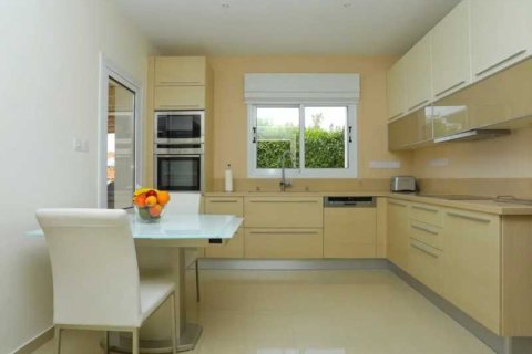 5 bedrooms Villa in Tala, Cyprus No. 101247 9