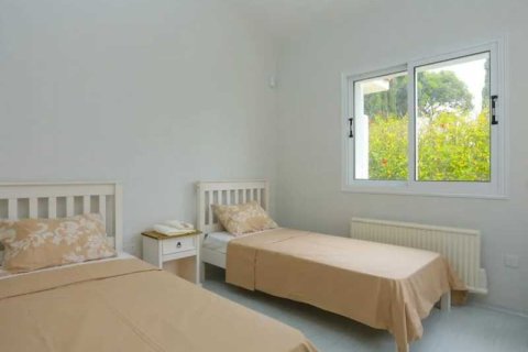 5 bedrooms Villa in Tala, Cyprus No. 101247 16