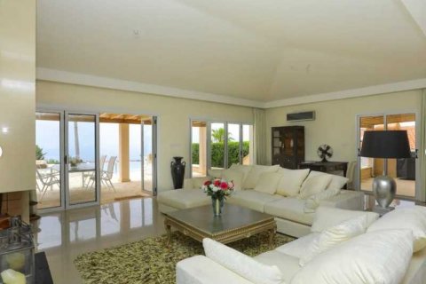 5 bedrooms Villa in Tala, Cyprus No. 101247 2