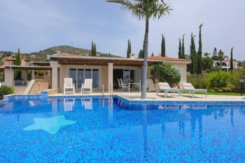 5 bedrooms Villa in Tala, Cyprus No. 101247 5