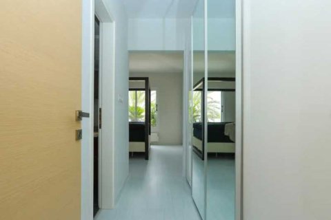 5 bedrooms Villa in Tala, Cyprus No. 101247 12