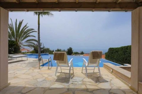 5 bedrooms Villa in Tala, Cyprus No. 101247 3