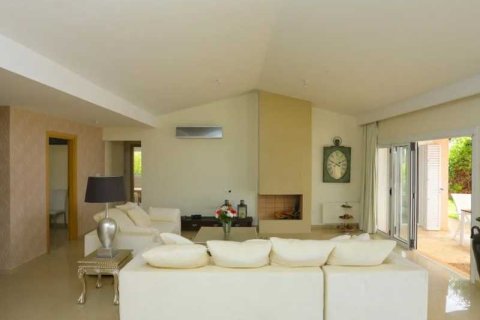 5 bedrooms Villa in Tala, Cyprus No. 101247 11