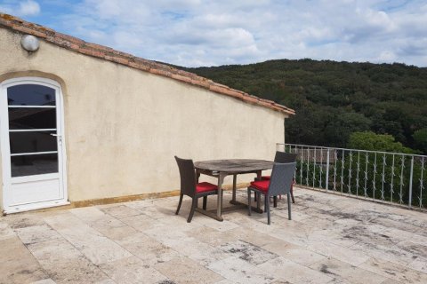 3 chambres House à Caussiniojouls, France No. 69451 4