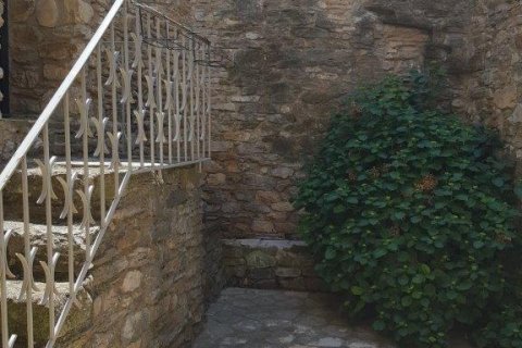 3 chambres House à Caussiniojouls, France No. 69451 8