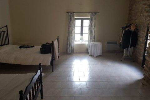 3 chambres House à Caussiniojouls, France No. 69451 6