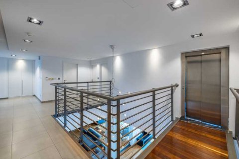 6 bedrooms Villa in Limassol, Cyprus No. 101662 11