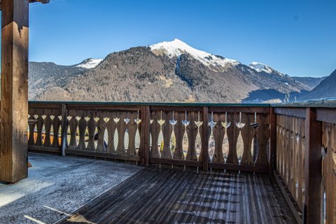 Дом с 5 спальнями в Ла Кот-д'Арбро, Франция №100233 1