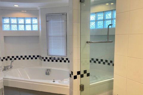 3 dormitorios House en Bangkok, Thailand No. 97164 11