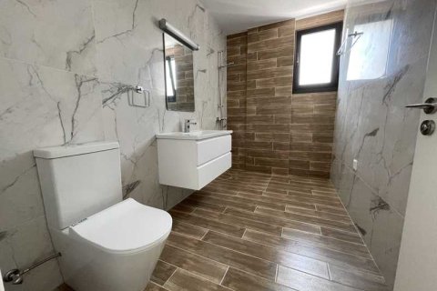 3 bedrooms Apartment in Germasogeia, Cyprus No. 33004 12