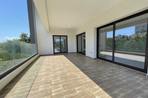 3 bedrooms Apartment in Germasogeia, Cyprus No. 33004 9