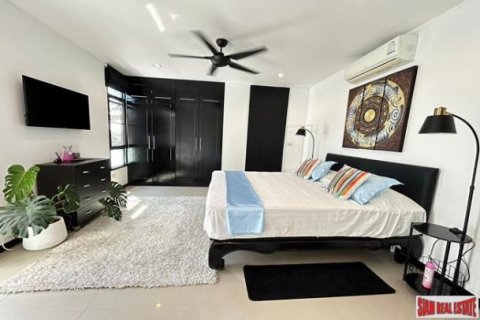 3 bedrooms Villa in Rawai, Thailand No. 98118 11