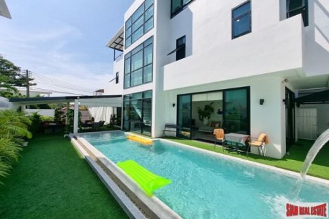 3 bedrooms Villa in Rawai, Thailand No. 98118 1