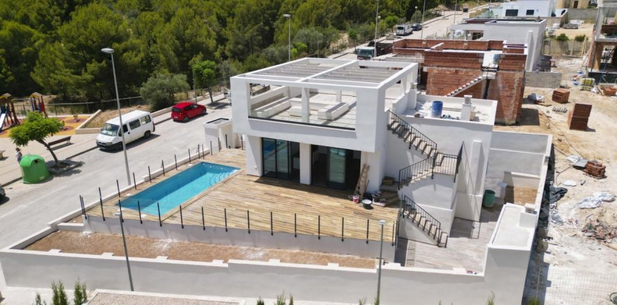 3 bedrooms Villa in Polop, Spain No. 111129