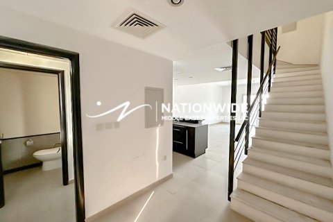 3 bedrooms Villa in Binh Duong, Vietnam No. 92843 3