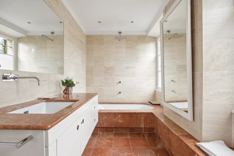 8 chambres House à Cannes, France No. 68804 9