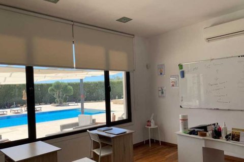 6 dormitorios Villa en Dromolaxia, Cyprus No. 83275 5