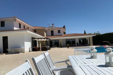 6 dormitorios Villa en Dromolaxia, Cyprus No. 83275 8