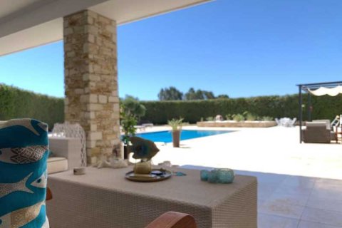 6 dormitorios Villa en Dromolaxia, Cyprus No. 83275 3