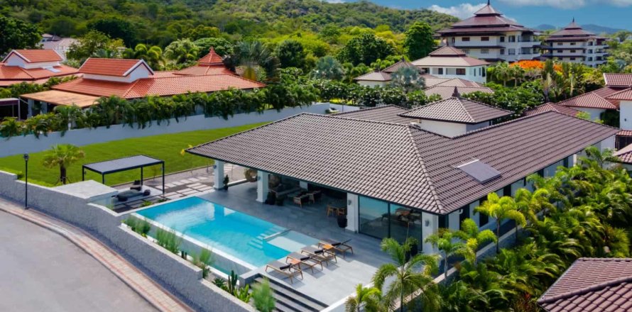 Вилла с 3 спальнями в Хуа Хин, Таиланд №204