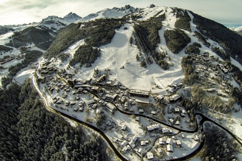 3 bedrooms Apartment in Savoie, France No. 100000 1