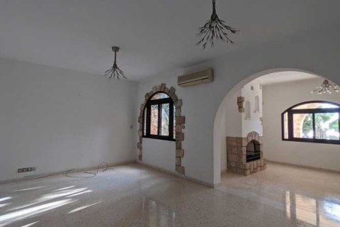 3 bedrooms Villa in Tala, Cyprus No. 84059 7