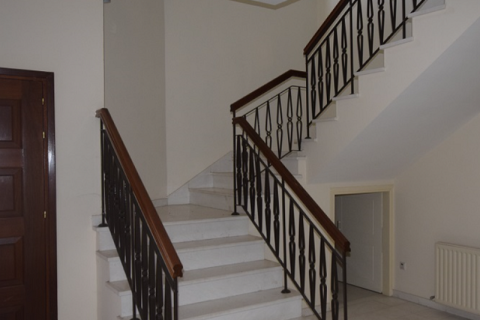 5 bedrooms House in Strovolos, Cyprus No. 29554 10