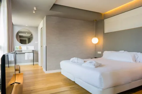 868m² Commercial property à Barcelona, Spain No. 27657