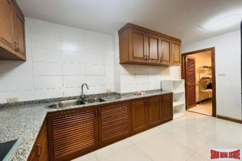 3 bedrooms Apartment in Bangkok, Thailand No. 98116 26