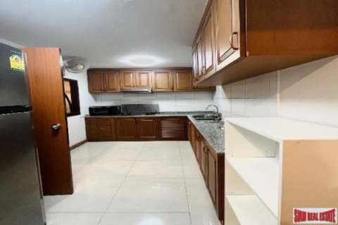 3 bedrooms Apartment in Bangkok, Thailand No. 98116 28