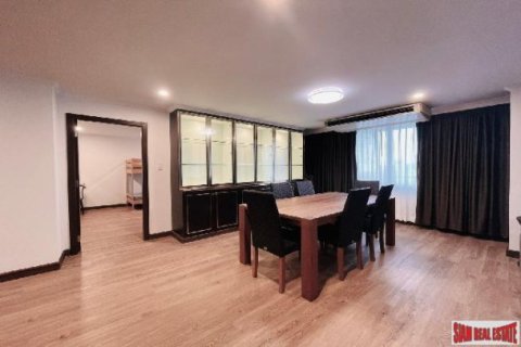 3 bedrooms Apartment in Bangkok, Thailand No. 98116 3