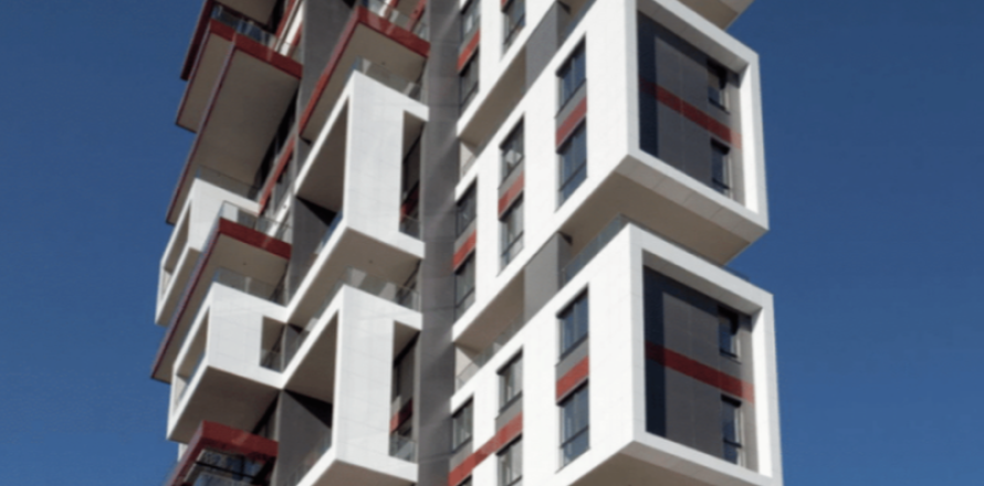 3 bedrooms Apartment in Limassol, Cyprus No. 34859