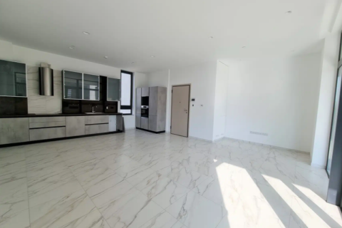 3 bedrooms Apartment in Limassol, Cyprus No. 34859 5