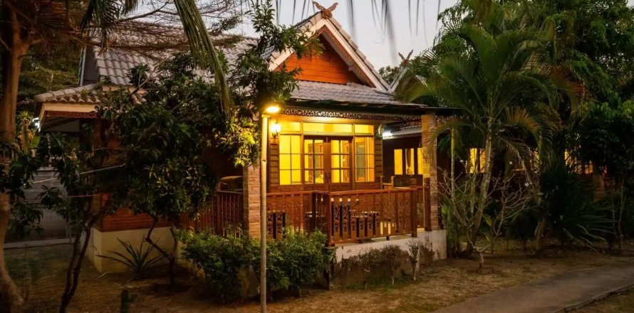 17 bedrooms Commercial property in Chiang Mai, Thailand No. 97568