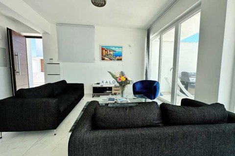 3 bedrooms House in Larnaca, Cyprus No. 29303 2