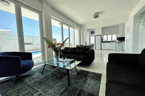 3 bedrooms House in Larnaca, Cyprus No. 29303 7