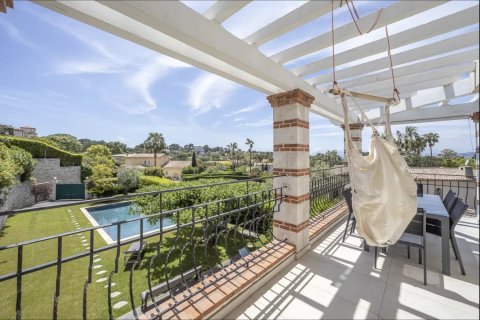 Вилла с 6 спальнями в Антиб, Франция №69809 2